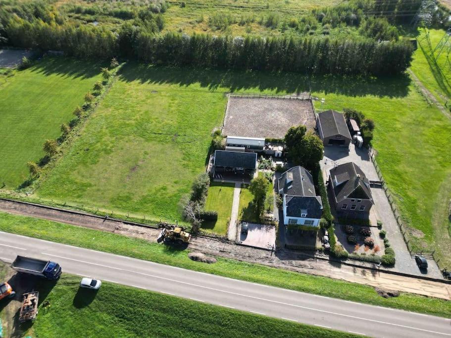 De Os Aan De Dijk Chalet *
